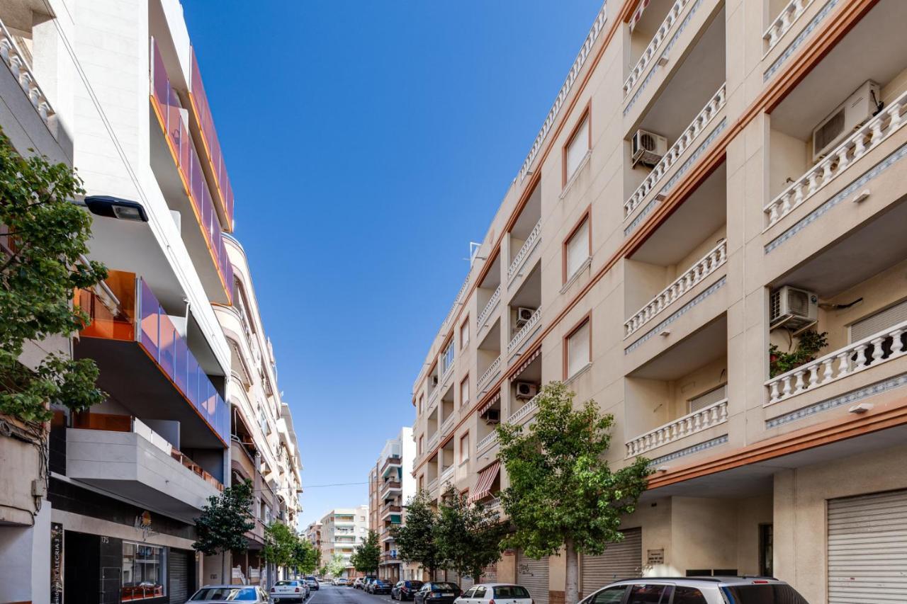 Apartment Amalia On The Torrevieja